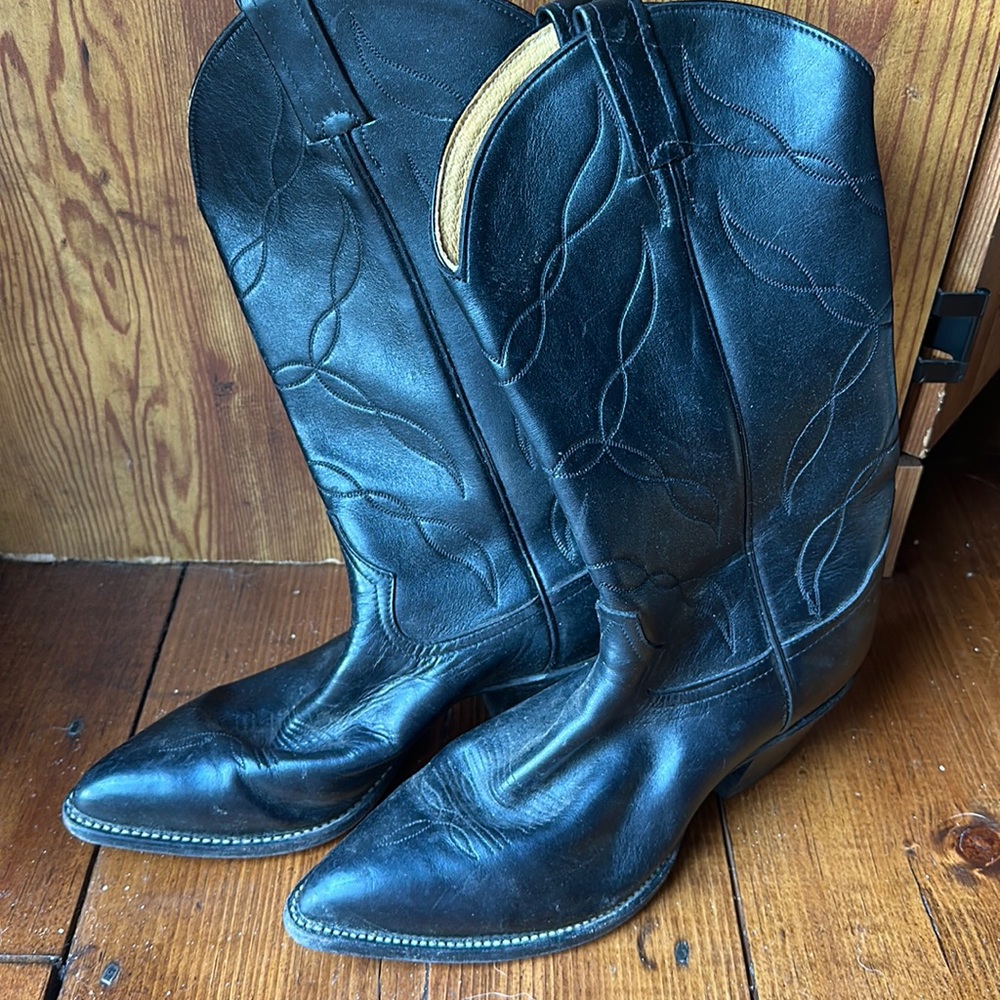 Tony lama authentic cowgirl boots size 9